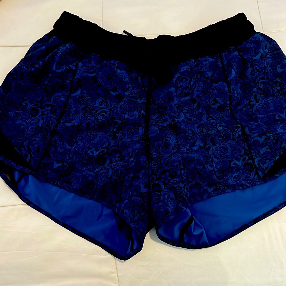 Black & blue lululemon shorts
